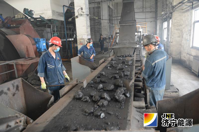 安居煤矿：机关人员义务劳动月增效益120万元