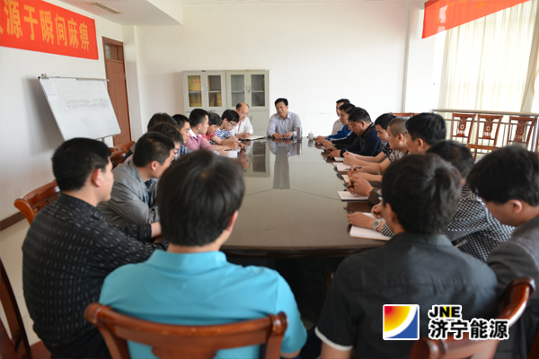 座谈16小时&nbsp;多方听取心声&nbsp;张广宇驻霄云煤矿2日2夜解企业难题