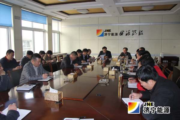 朱家峁煤矿班车开到了济宁家门口