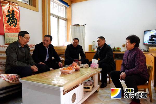 金桥煤矿情牵困难党员&nbsp;&nbsp;心系职工冷暖