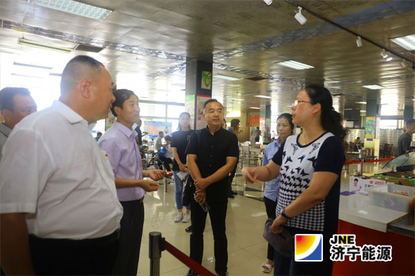 孟进到阳城煤电进行“夏季送清凉”活动