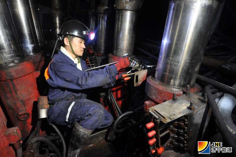 1557112269568277.jpg 阳城煤电职工尚全厂接受多家新闻媒体联合采访7.jpg