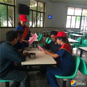 运河煤矿团委开展“争做文明践行者”活动