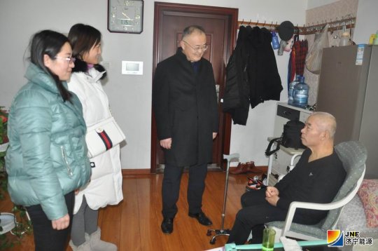 花园煤矿走访慰问困难党员