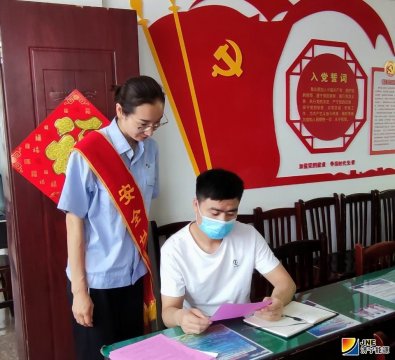 义桥煤矿深入开展《工会法》宣传月活动