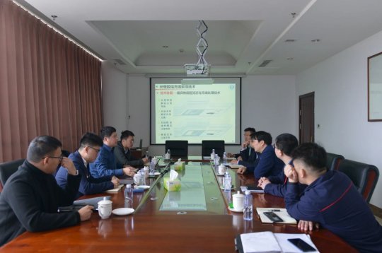 中国矿大教授周楠到安居煤矿交流矸石不升井、少升井技术