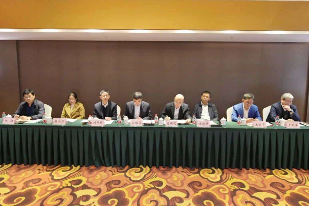 1606617093829609.jpg 济宁能源港航集团梁山钢铁物流加工基地建设项目签约仪式隆重举行6.jpg