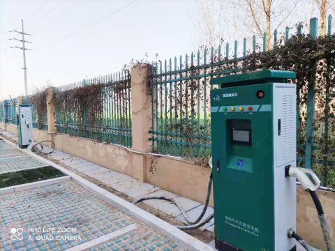 济矿物流：电动充电桩安装投用获职工好评