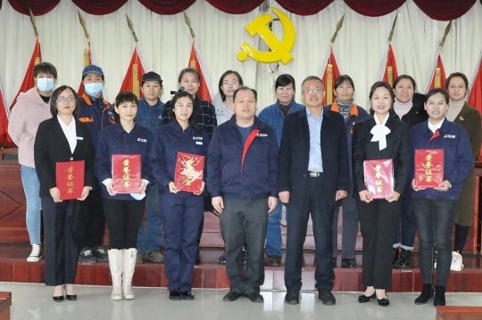 花园煤矿举办庆“三八”国际妇女节巾帼事迹报告会