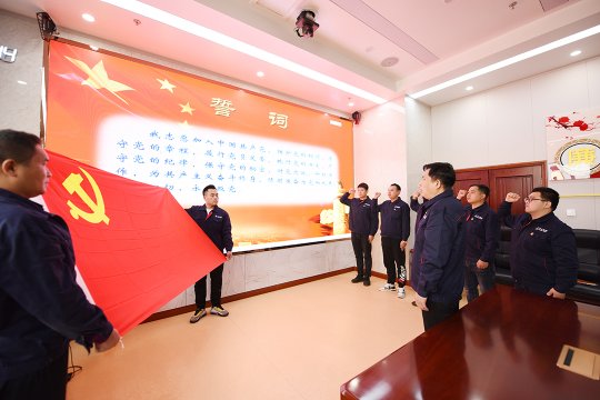 金桥煤矿开展10月份党建工作例会暨讲廉政党课活动