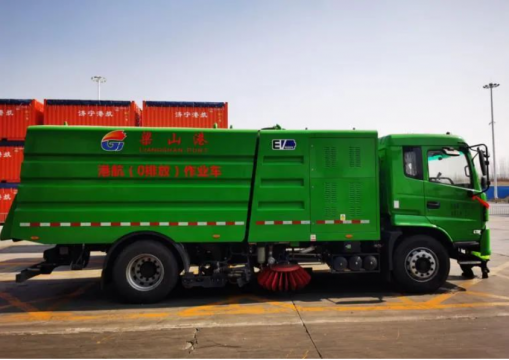 推进新能源保洁！梁山港道路清扫车实现“迭代升级”