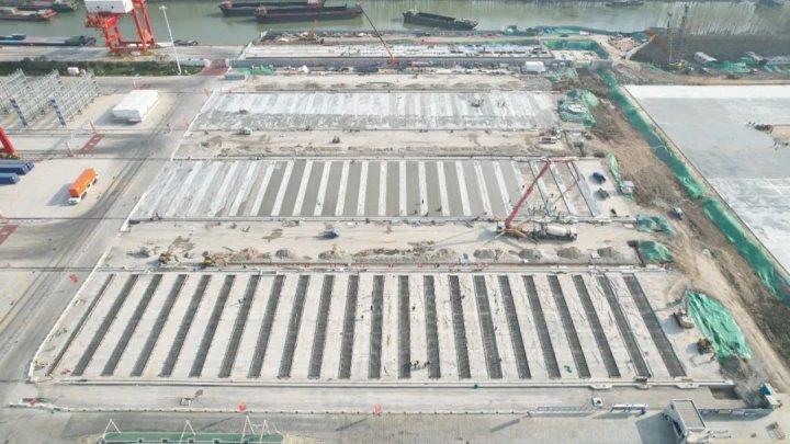 火热现场！港建公司龙拱港项目刷新进度条