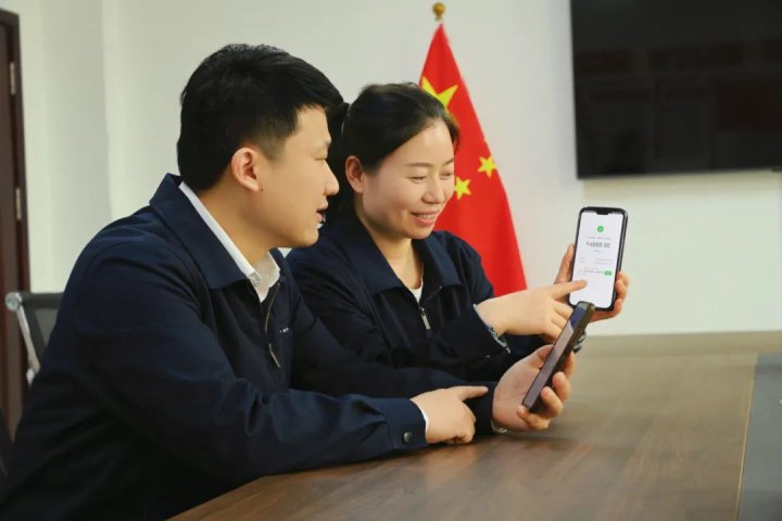 20万元学费到账！霄云煤矿为职工搭建成长舞台