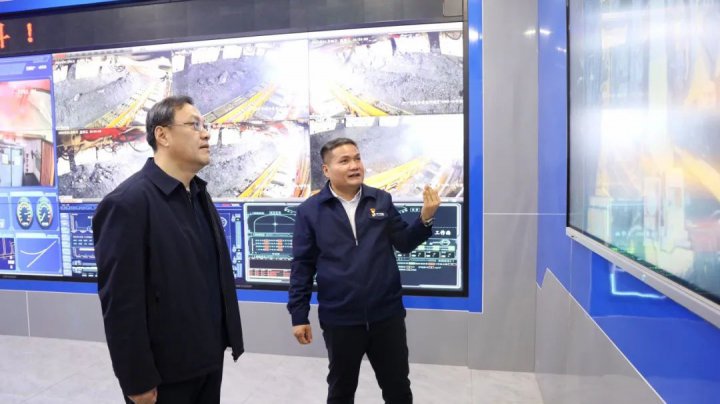 市国资委党委书记、主任张华山带队到金桥煤矿督导安全生产工作