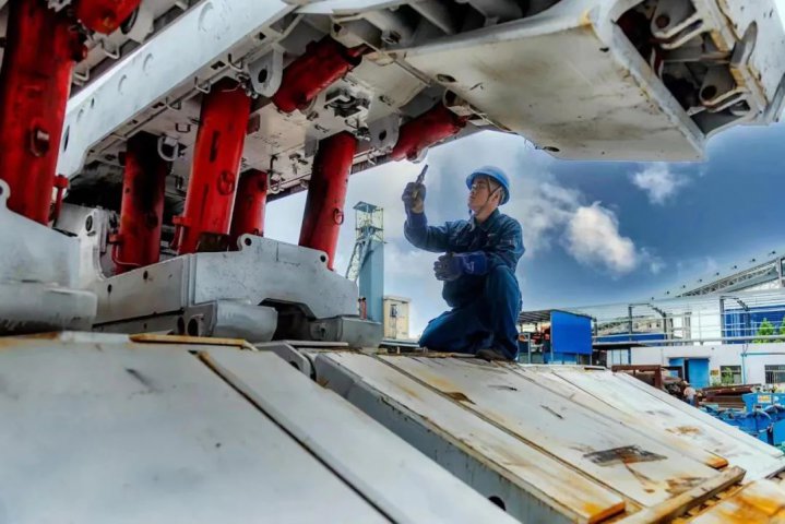 与榜样同行丨熠熠生辉的“煤黑子”