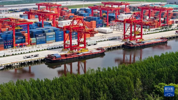 新华网丨济宁港航龙拱港集装箱吞吐量持续攀升