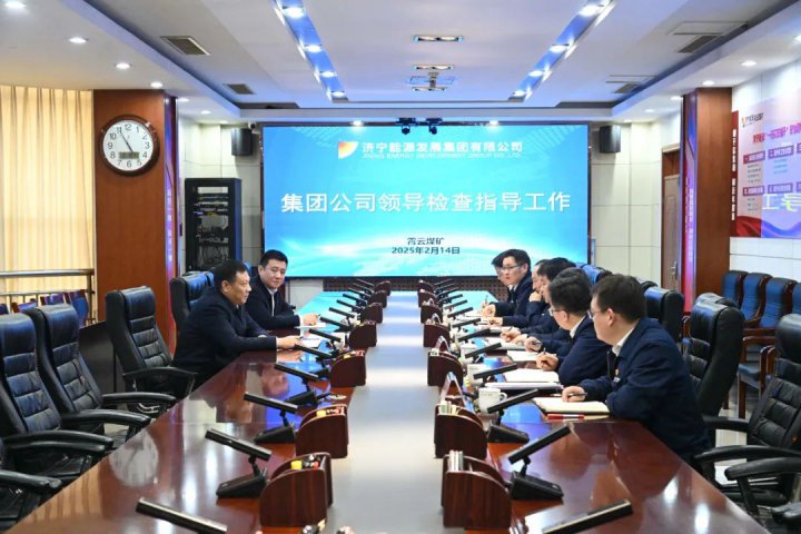 张广宇“四不两直”到霄云煤矿督导检查工作