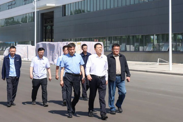 张广宇带队到智慧新钢、济州粮食产业园召开现场推进会