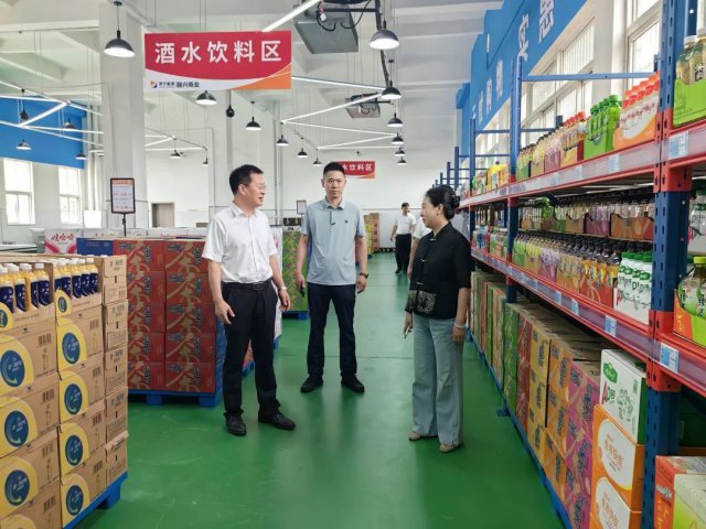 王崇景到融兴大集、海纳科技调研指导工作