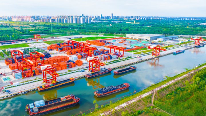 龙拱港年集装箱吞吐量已突破25万标箱