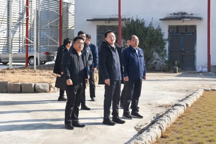 王崇景到港建公司调研指导工作