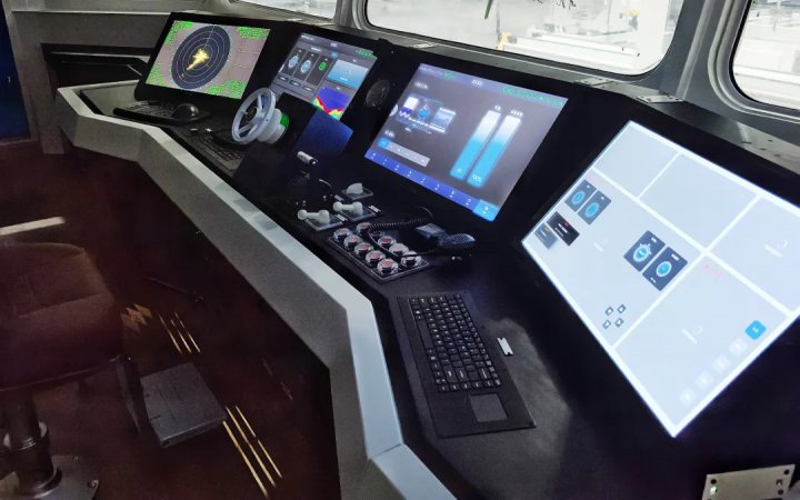 首个LNG船智慧驾驶舱工程样机运抵新能船业